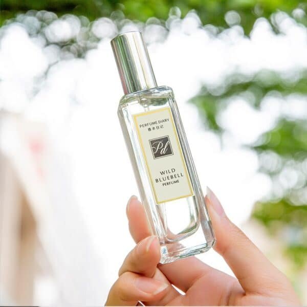 عطر يوميات العطور عطر كلاسيك بلو ويند شيمز البريطاني من الكمثرى والفريزيا عطر منعش خفيف يدوم طويلاً عطر يدوم طويلاً بأسعار معقولة