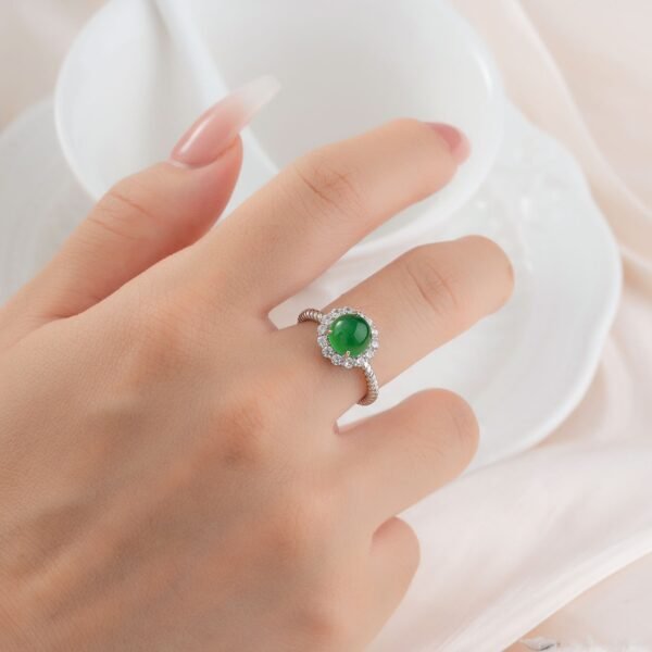 Nieuwe Chinese stijl groene chalcedoon open ring lichte luxe hoge gevoel licht ingelegd verstelbare ring Internet beroemdheid dezelfde ring