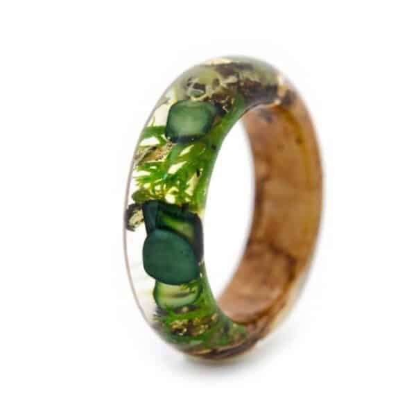 Anello della foresta, anello contenitore in vetro con malachite, muschio, betulla e licheni, anello di montagna, anello da uomo