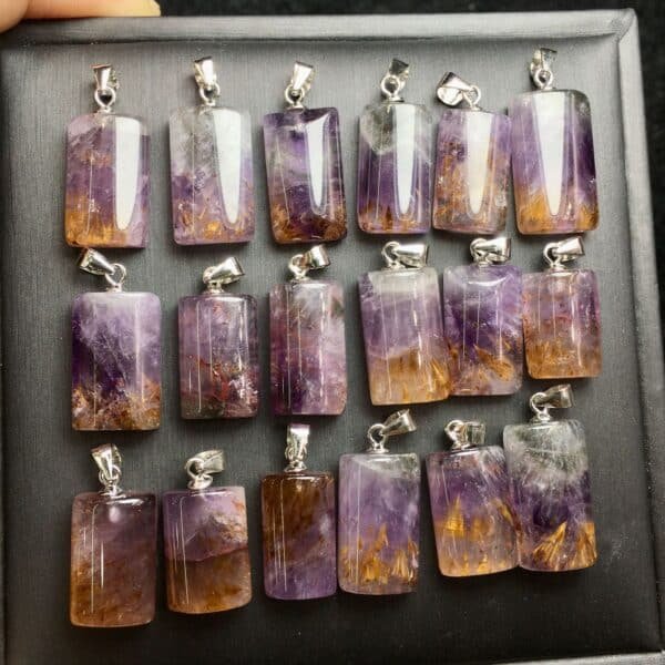 natural purple titanium square crystal pendant, about 18 to 20mm, fresh, sweet, fashionable and exquisite