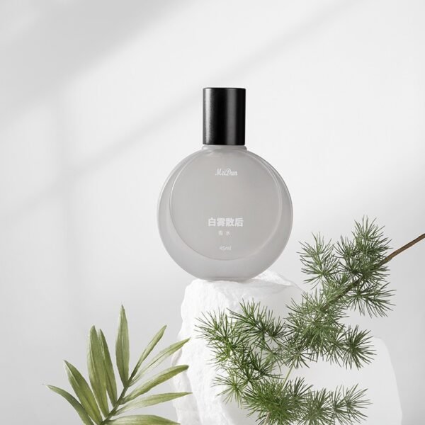 after the white mist of matton dissipates, the mist cedar forest men's neutral eau de perfume is natural and long lasting, light fragrance, fresh and good smell, wholesale.